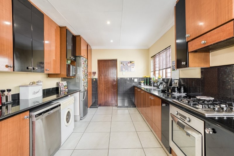 4 Bedroom Property for Sale in Douglasdale Gauteng
