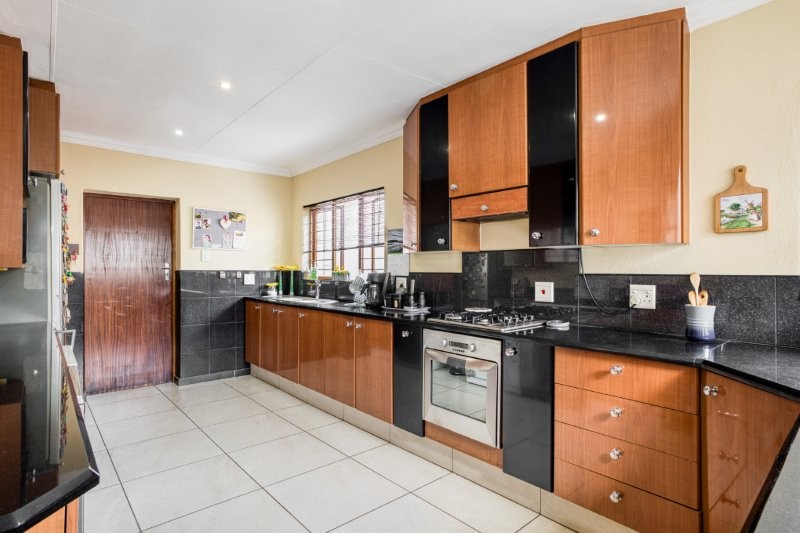 4 Bedroom Property for Sale in Douglasdale Gauteng