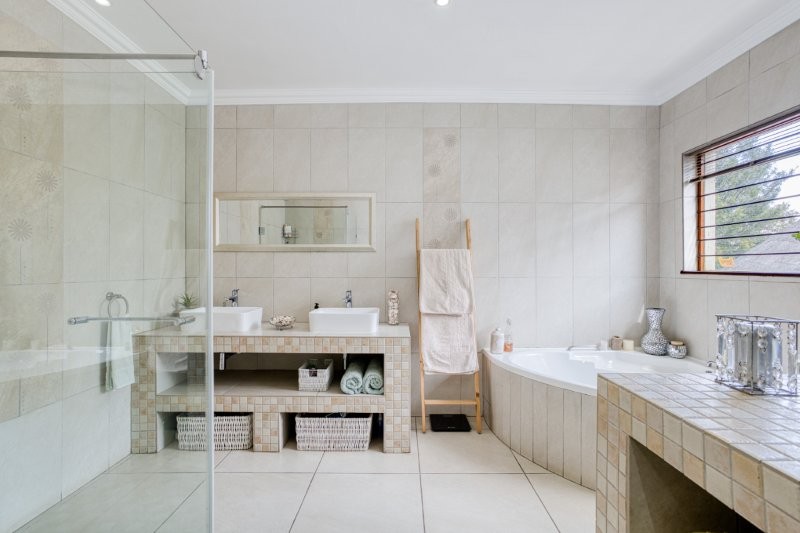 4 Bedroom Property for Sale in Douglasdale Gauteng