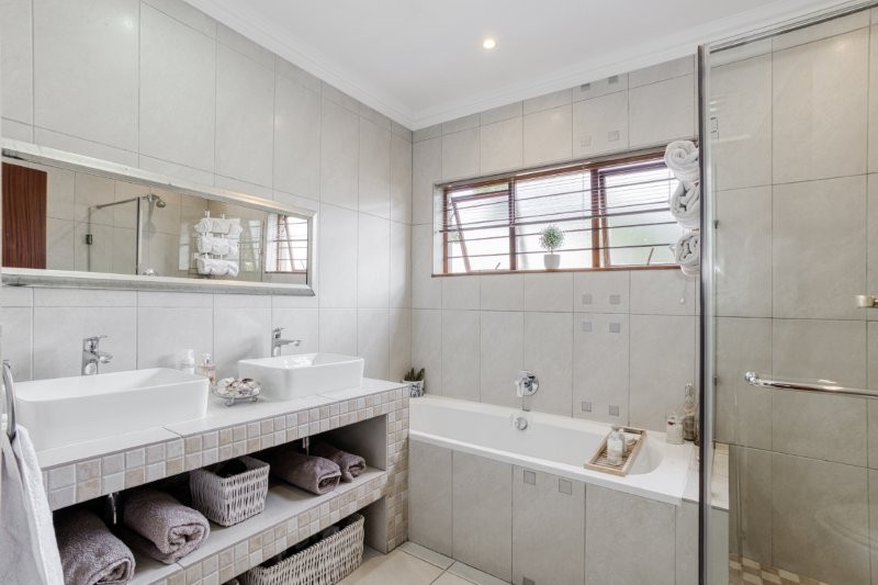 4 Bedroom Property for Sale in Douglasdale Gauteng