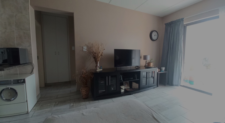 2 Bedroom Property for Sale in Parkrand Gauteng