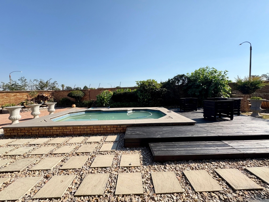 4 Bedroom Property for Sale in Sunward Park Gauteng