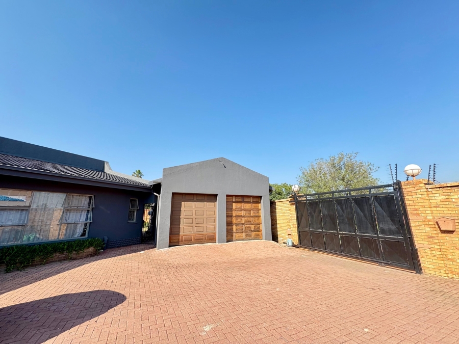 4 Bedroom Property for Sale in Sunward Park Gauteng