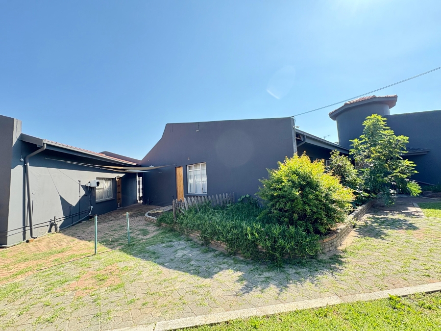 4 Bedroom Property for Sale in Sunward Park Gauteng