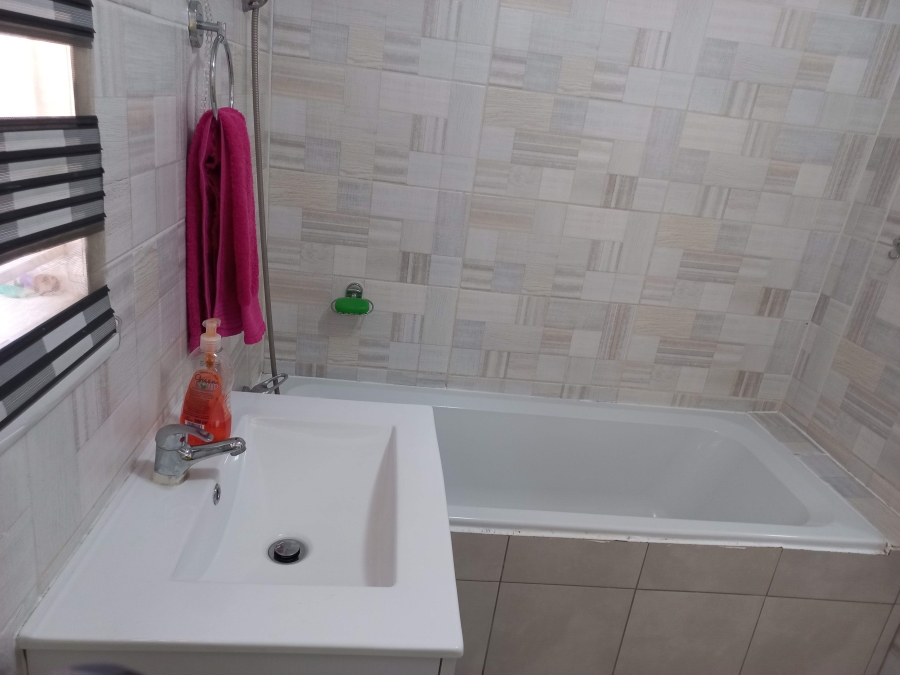 3 Bedroom Property for Sale in Florida Park Gauteng