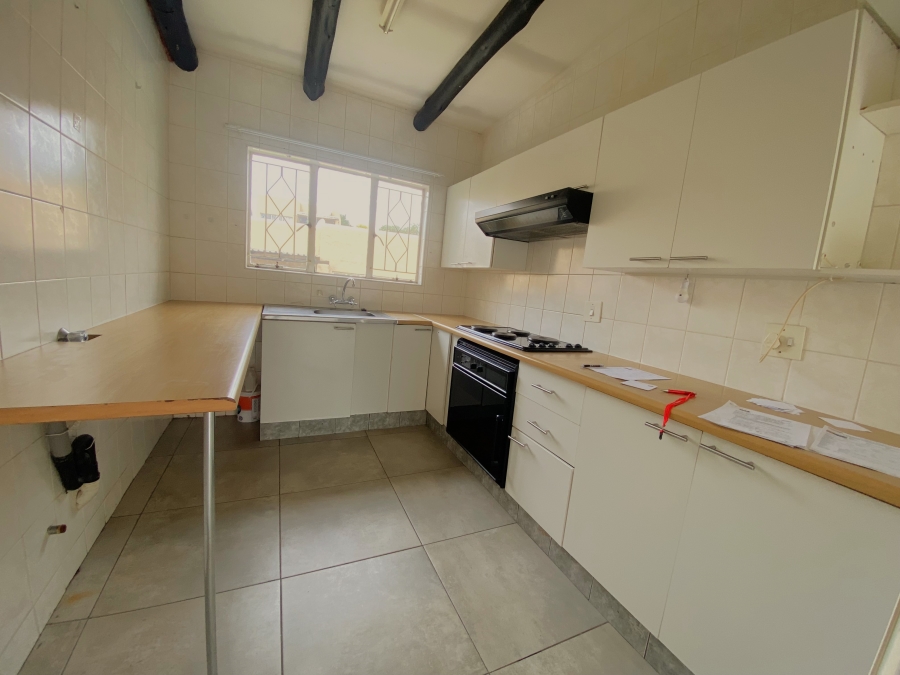 2 Bedroom Property for Sale in Roodekrans Gauteng