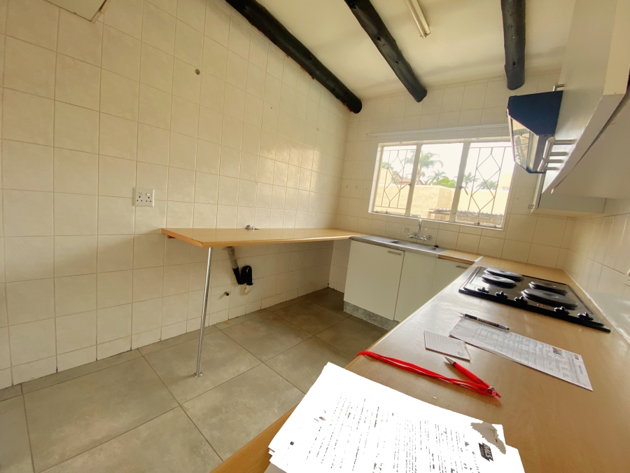 2 Bedroom Property for Sale in Roodekrans Gauteng