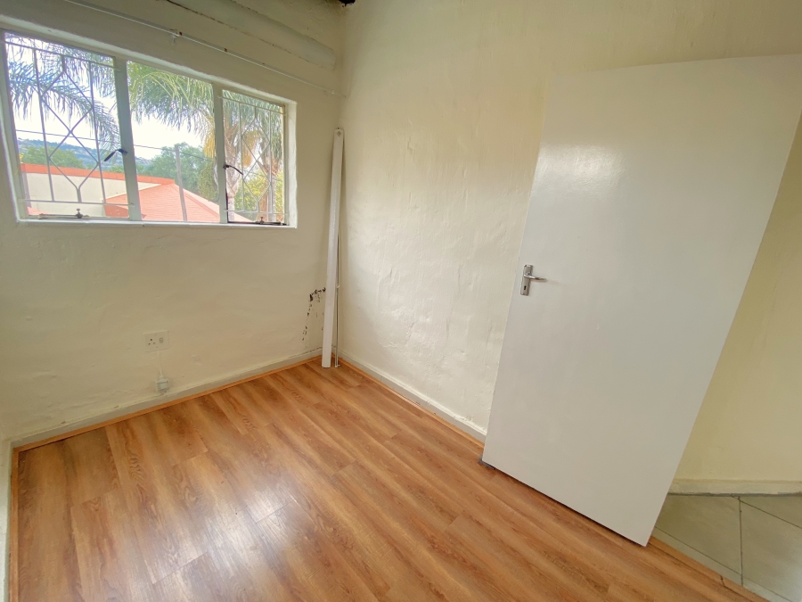 2 Bedroom Property for Sale in Roodekrans Gauteng