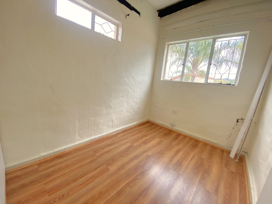 2 Bedroom Property for Sale in Roodekrans Gauteng