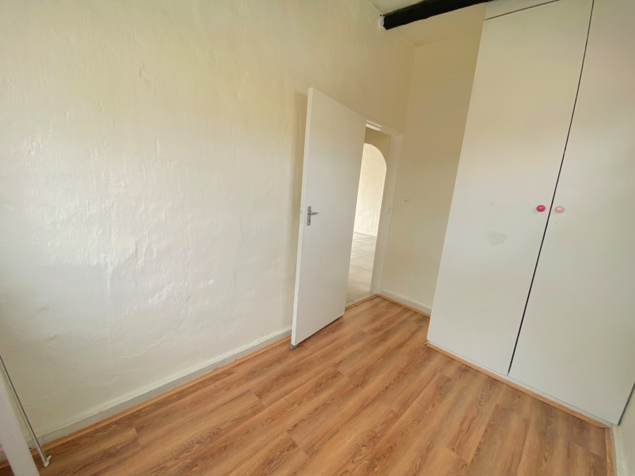2 Bedroom Property for Sale in Roodekrans Gauteng