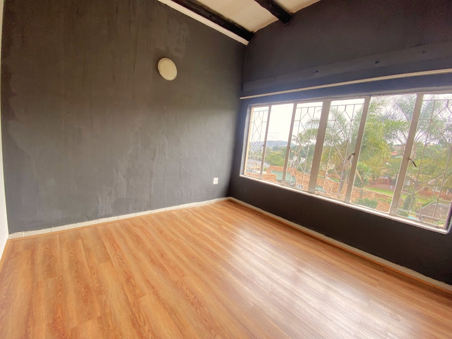 2 Bedroom Property for Sale in Roodekrans Gauteng