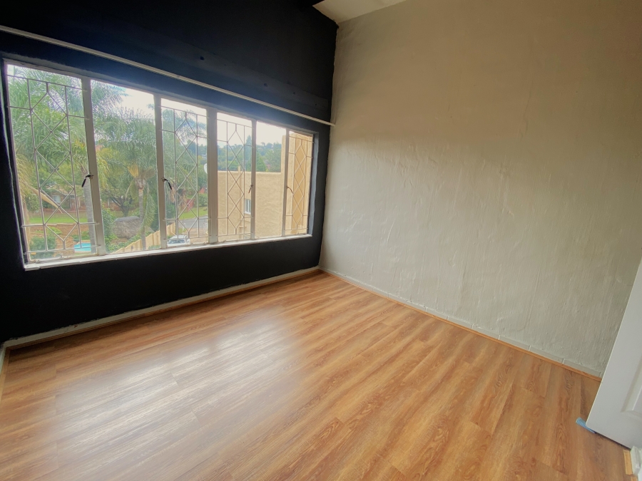 2 Bedroom Property for Sale in Roodekrans Gauteng