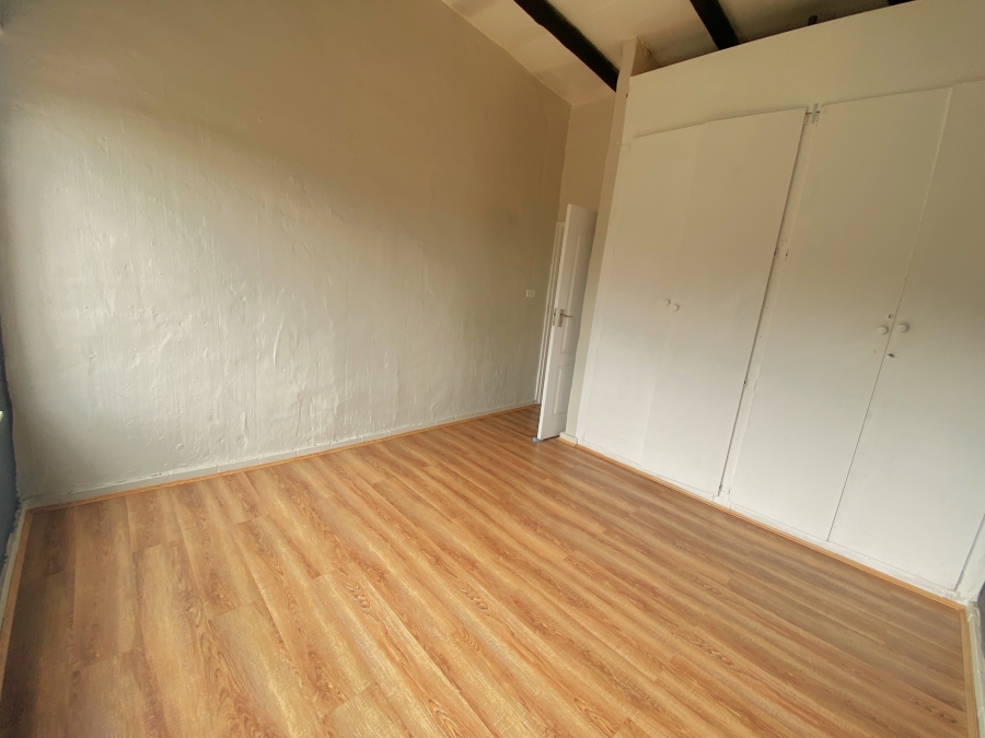 2 Bedroom Property for Sale in Roodekrans Gauteng