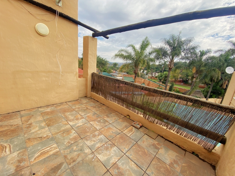 2 Bedroom Property for Sale in Roodekrans Gauteng