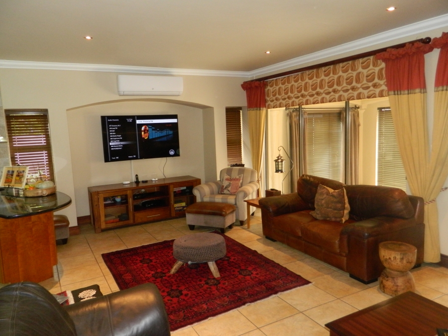 4 Bedroom Property for Sale in Silver Lakes Golf Estate Gauteng