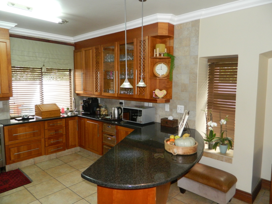 4 Bedroom Property for Sale in Silver Lakes Golf Estate Gauteng