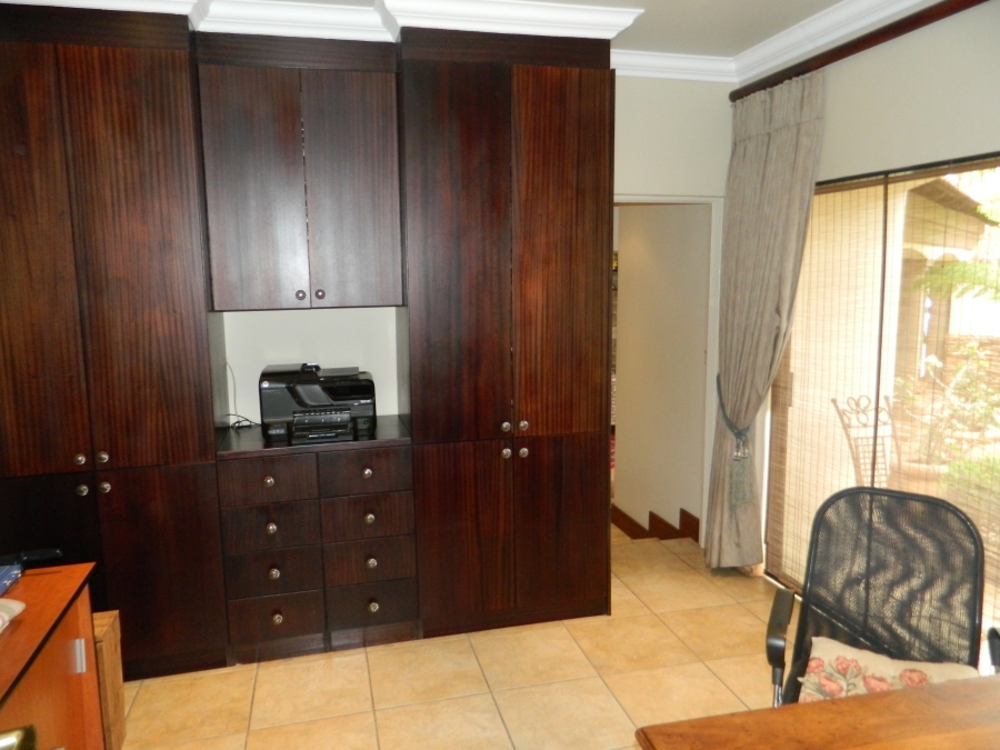 4 Bedroom Property for Sale in Silver Lakes Golf Estate Gauteng