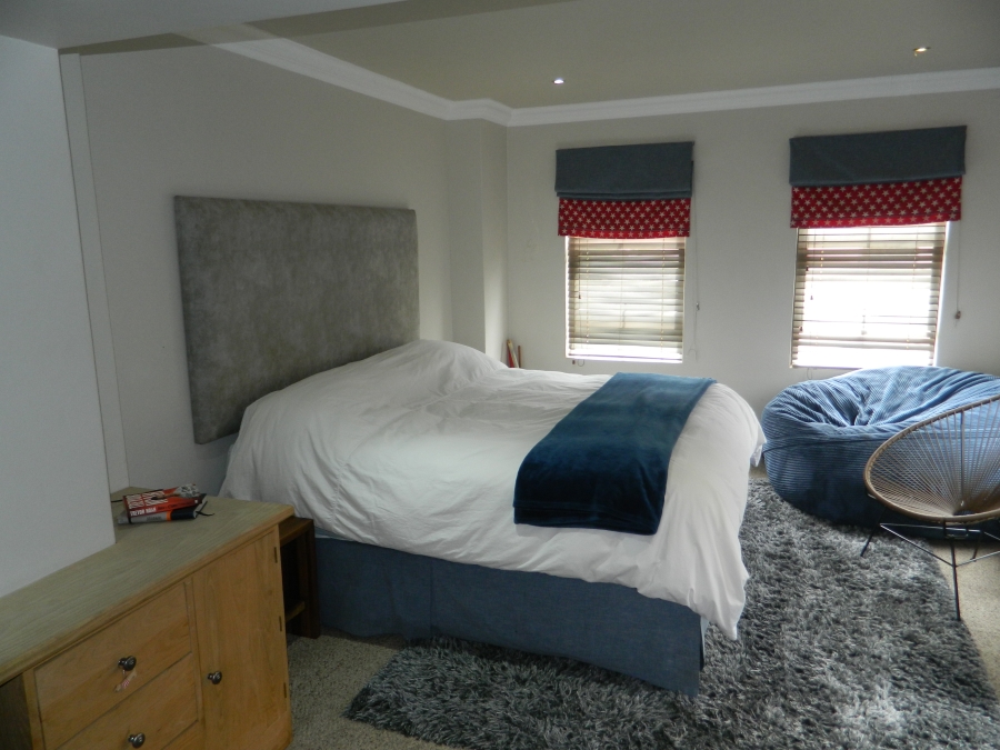4 Bedroom Property for Sale in Silver Lakes Golf Estate Gauteng