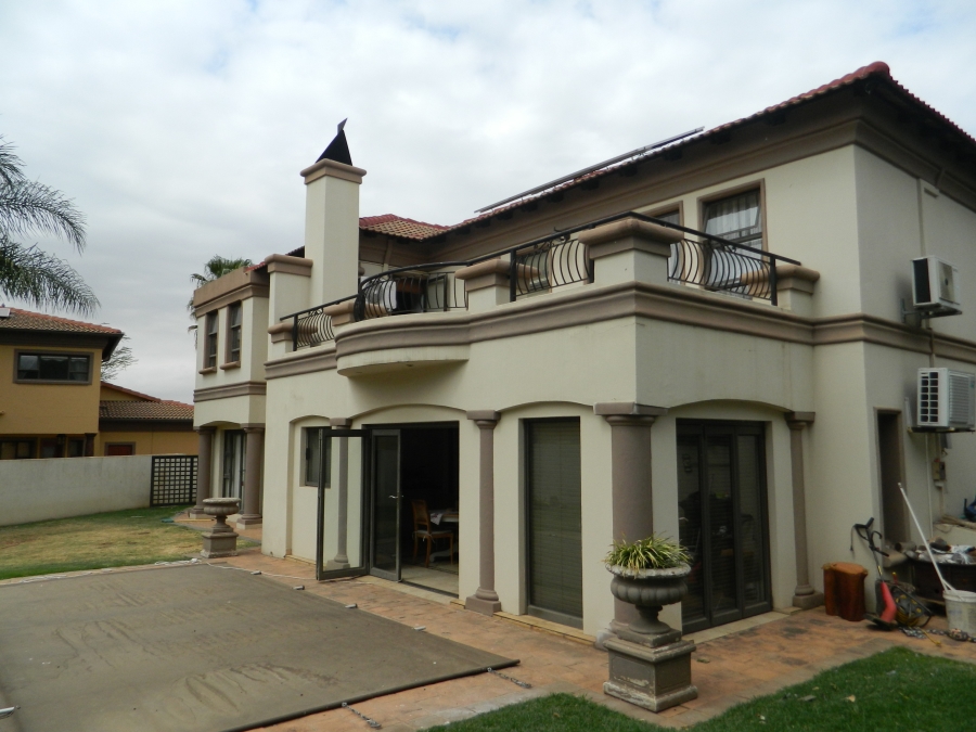 4 Bedroom Property for Sale in Silver Lakes Golf Estate Gauteng
