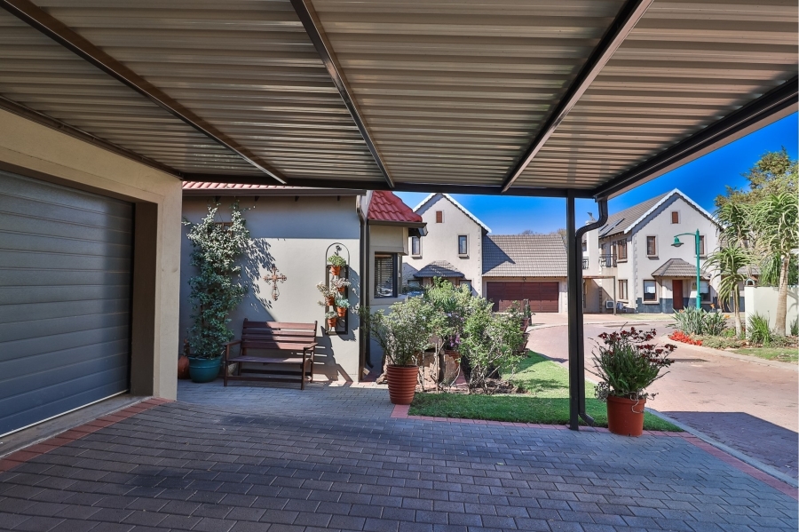 3 Bedroom Property for Sale in Candlewoods Country Estate Gauteng