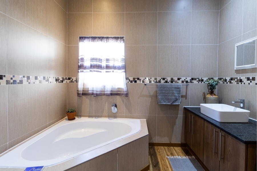 3 Bedroom Property for Sale in Candlewoods Country Estate Gauteng