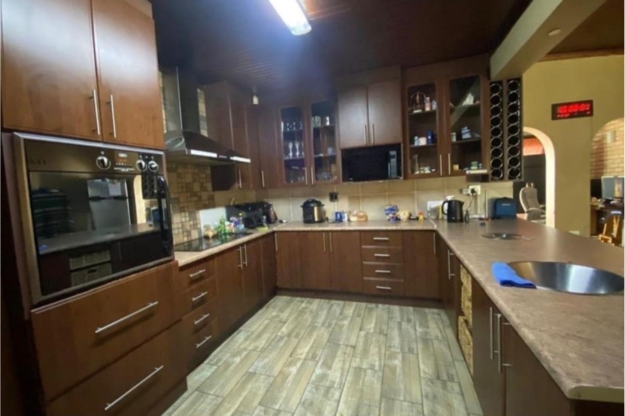 4 Bedroom Property for Sale in Vanderbijlpark SE 7 Gauteng