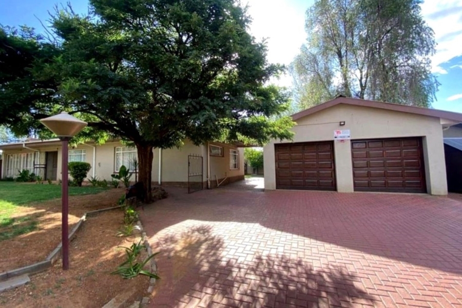 4 Bedroom Property for Sale in Vanderbijlpark SE 7 Gauteng