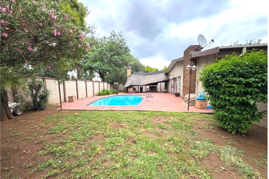 4 Bedroom Property for Sale in Vanderbijlpark SE 7 Gauteng