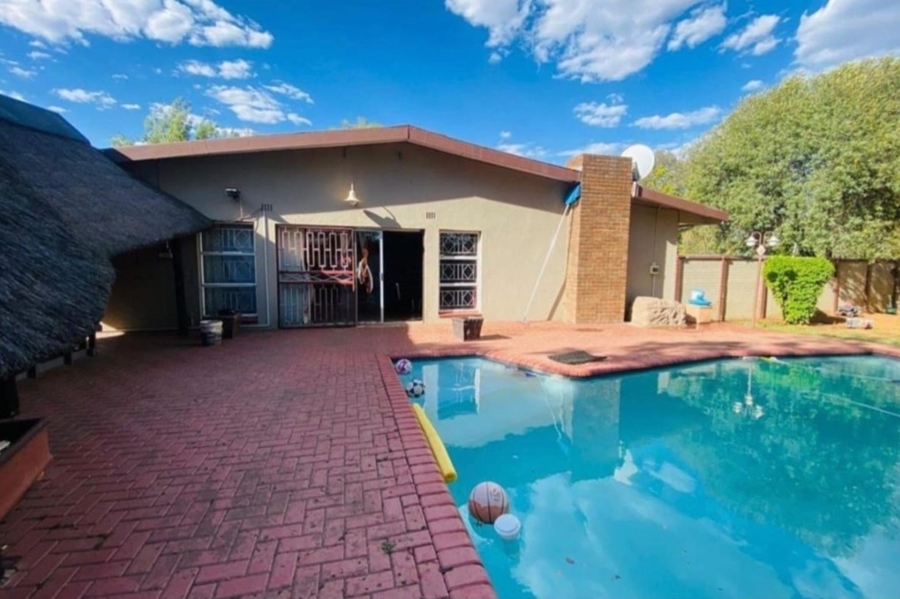 4 Bedroom Property for Sale in Vanderbijlpark SE 7 Gauteng