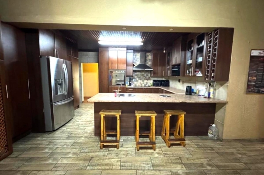 4 Bedroom Property for Sale in Vanderbijlpark SE 7 Gauteng