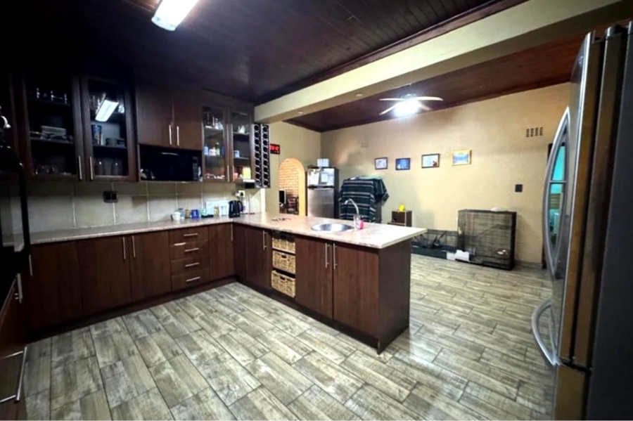 4 Bedroom Property for Sale in Vanderbijlpark SE 7 Gauteng