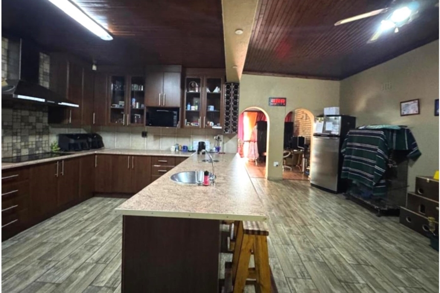 4 Bedroom Property for Sale in Vanderbijlpark SE 7 Gauteng