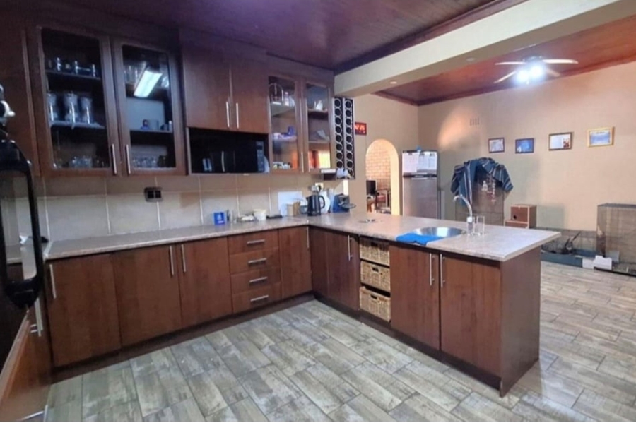 4 Bedroom Property for Sale in Vanderbijlpark SE 7 Gauteng