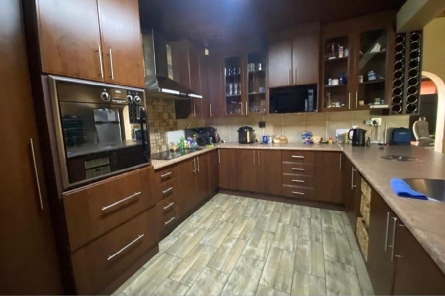 4 Bedroom Property for Sale in Vanderbijlpark SE 7 Gauteng