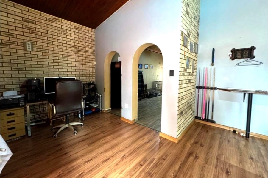 4 Bedroom Property for Sale in Vanderbijlpark SE 7 Gauteng
