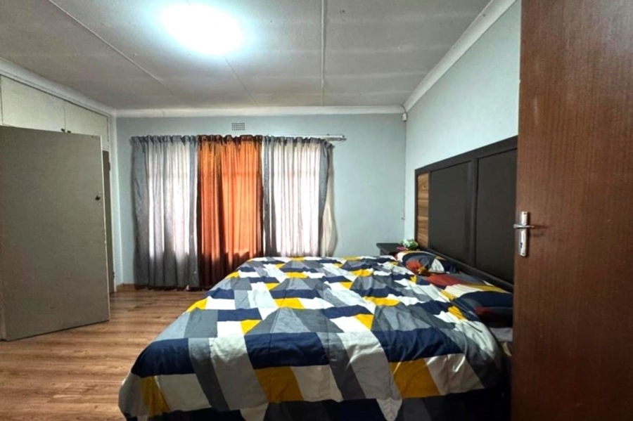 4 Bedroom Property for Sale in Vanderbijlpark SE 7 Gauteng