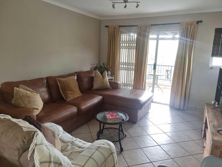 To Let 2 Bedroom Property for Rent in Leeuwenhof Estate Gauteng
