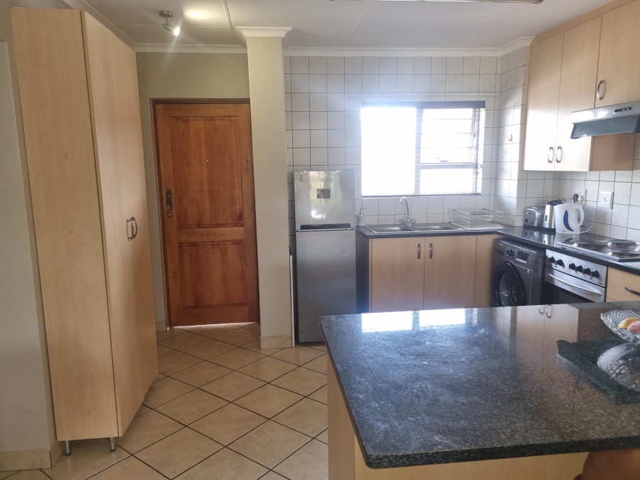 To Let 2 Bedroom Property for Rent in Leeuwenhof Estate Gauteng