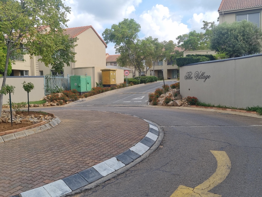 To Let 2 Bedroom Property for Rent in Leeuwenhof Estate Gauteng
