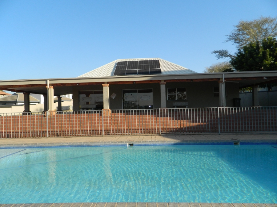 To Let 2 Bedroom Property for Rent in Leeuwenhof Estate Gauteng