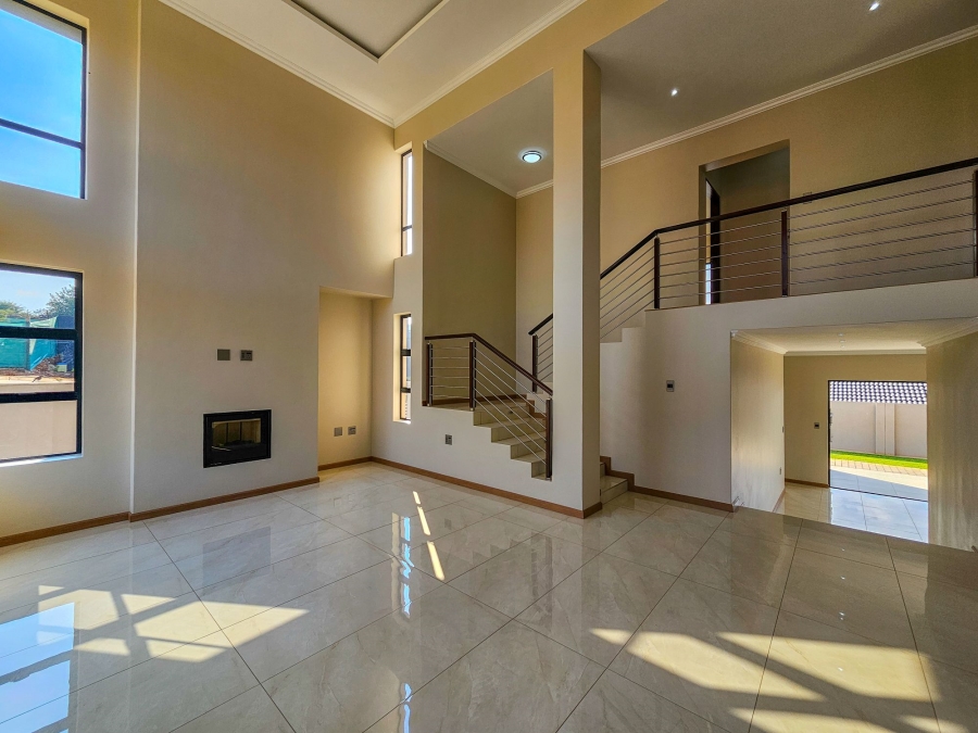 4 Bedroom Property for Sale in Eldoraigne Gauteng