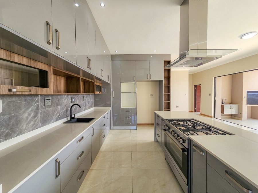 4 Bedroom Property for Sale in Eldoraigne Gauteng