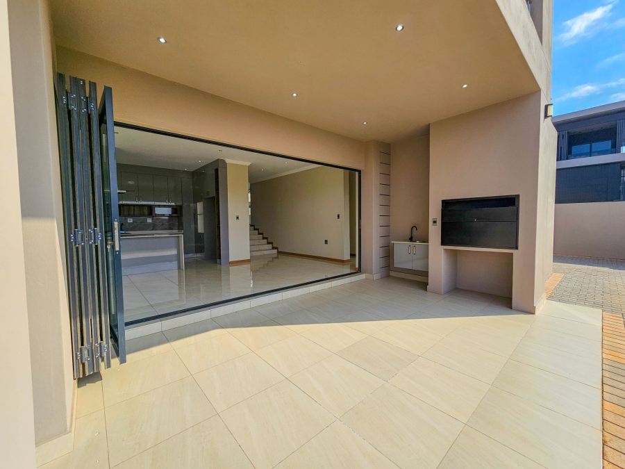 4 Bedroom Property for Sale in Eldoraigne Gauteng