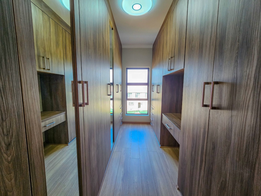 4 Bedroom Property for Sale in Eldoraigne Gauteng