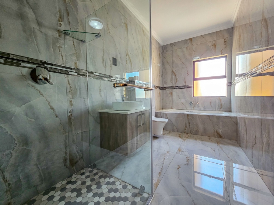4 Bedroom Property for Sale in Eldoraigne Gauteng