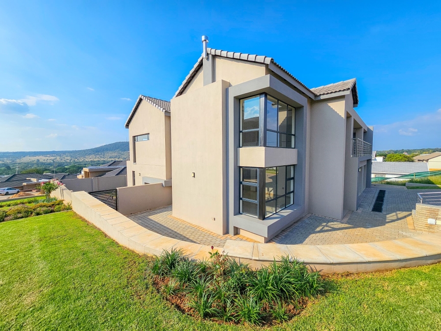 4 Bedroom Property for Sale in Eldoraigne Gauteng
