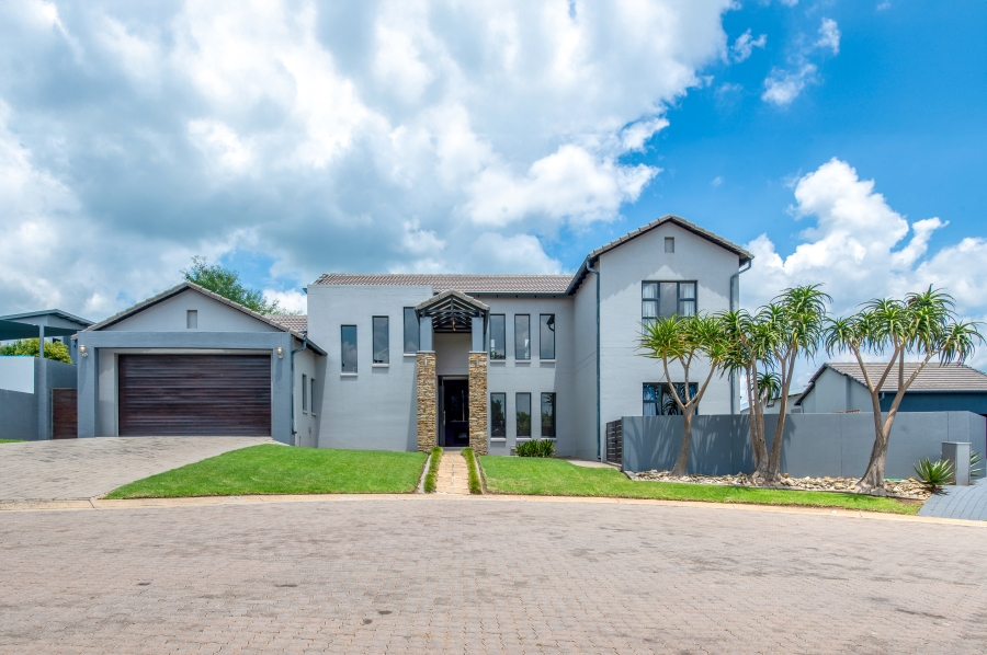 5 Bedroom Property for Sale in Copperleaf Estate Gauteng