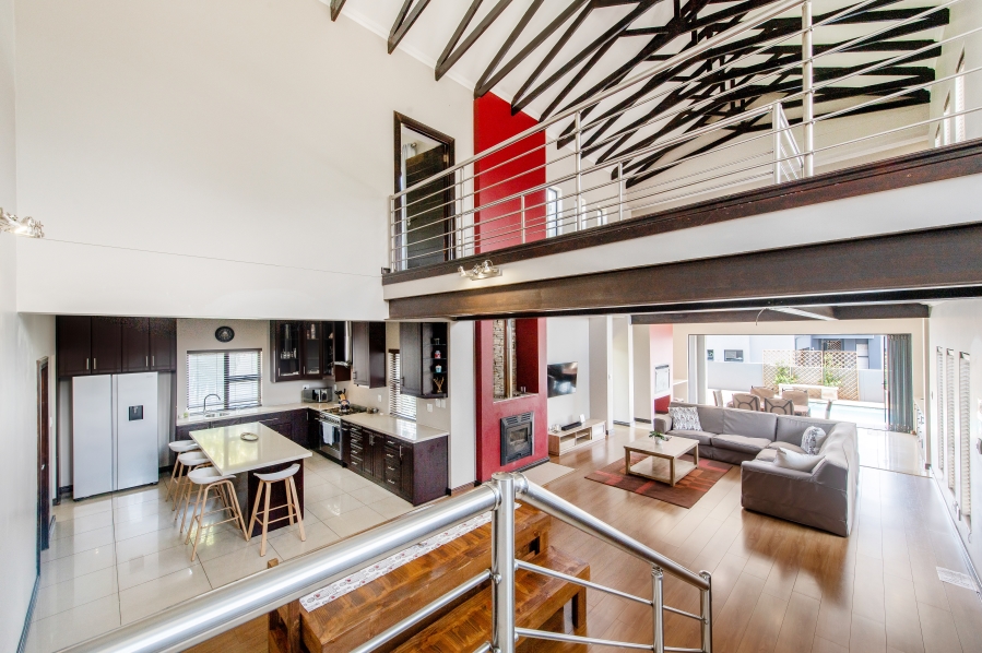 5 Bedroom Property for Sale in Copperleaf Estate Gauteng