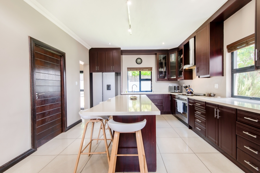 5 Bedroom Property for Sale in Copperleaf Estate Gauteng