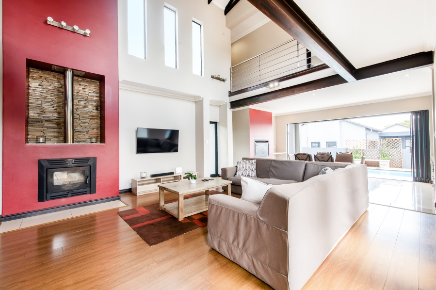 5 Bedroom Property for Sale in Copperleaf Estate Gauteng